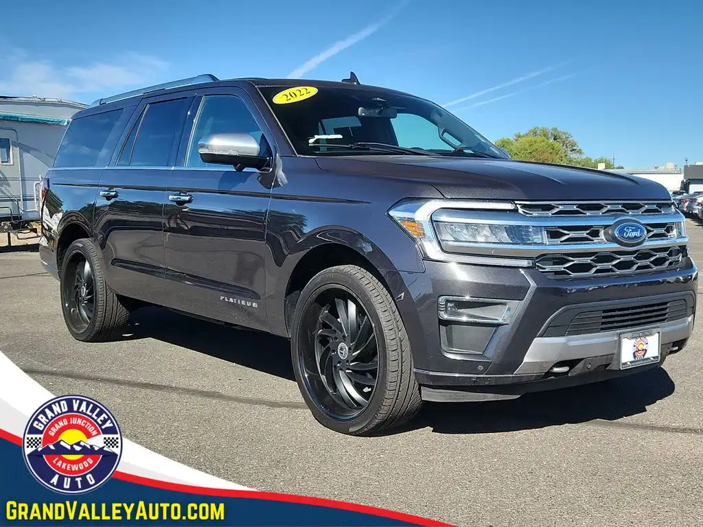 2022 Ford Expedition Platinum's photo