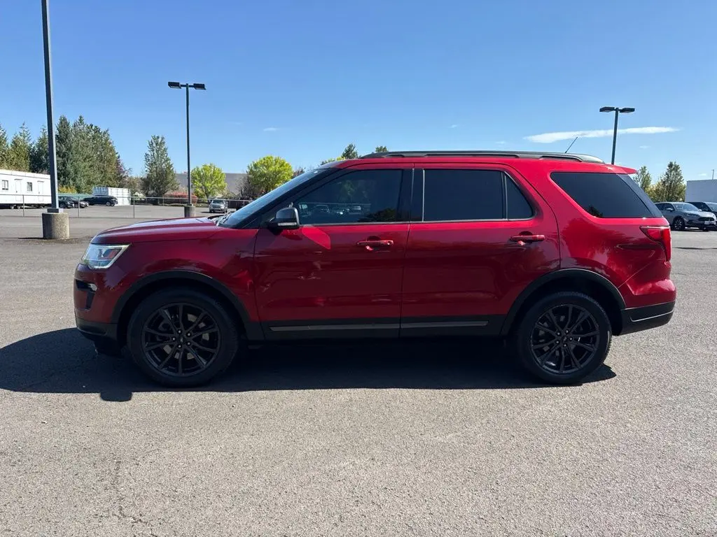 2019 Ford Explorer XLT 4WD photo 4