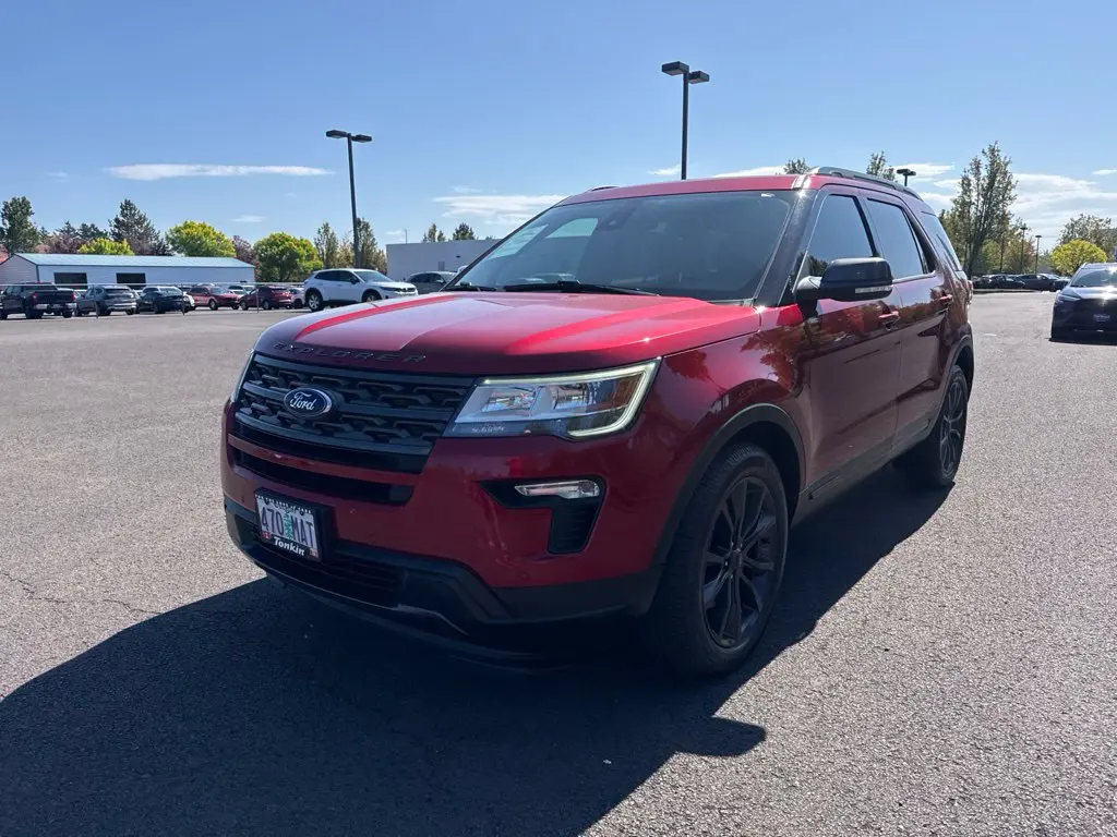 2019 Ford Explorer XLT 4WD photo 3