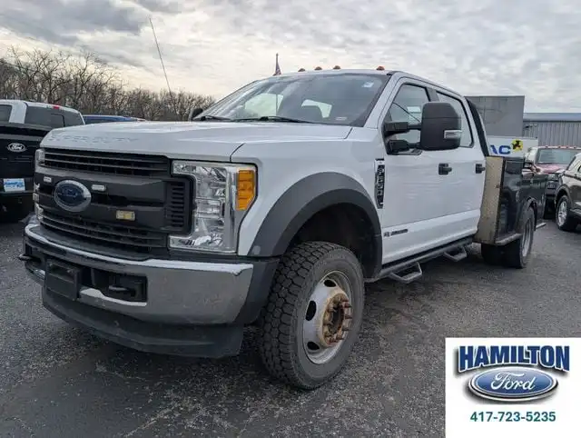 2017 Ford F-550 Crew Cab Chassis Truck's photo
