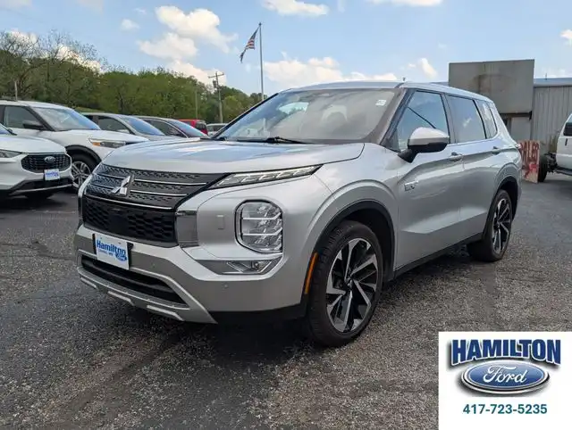 2023 Mitsubishi Outlander Plug-in Hybrid SE S-AWC's photo