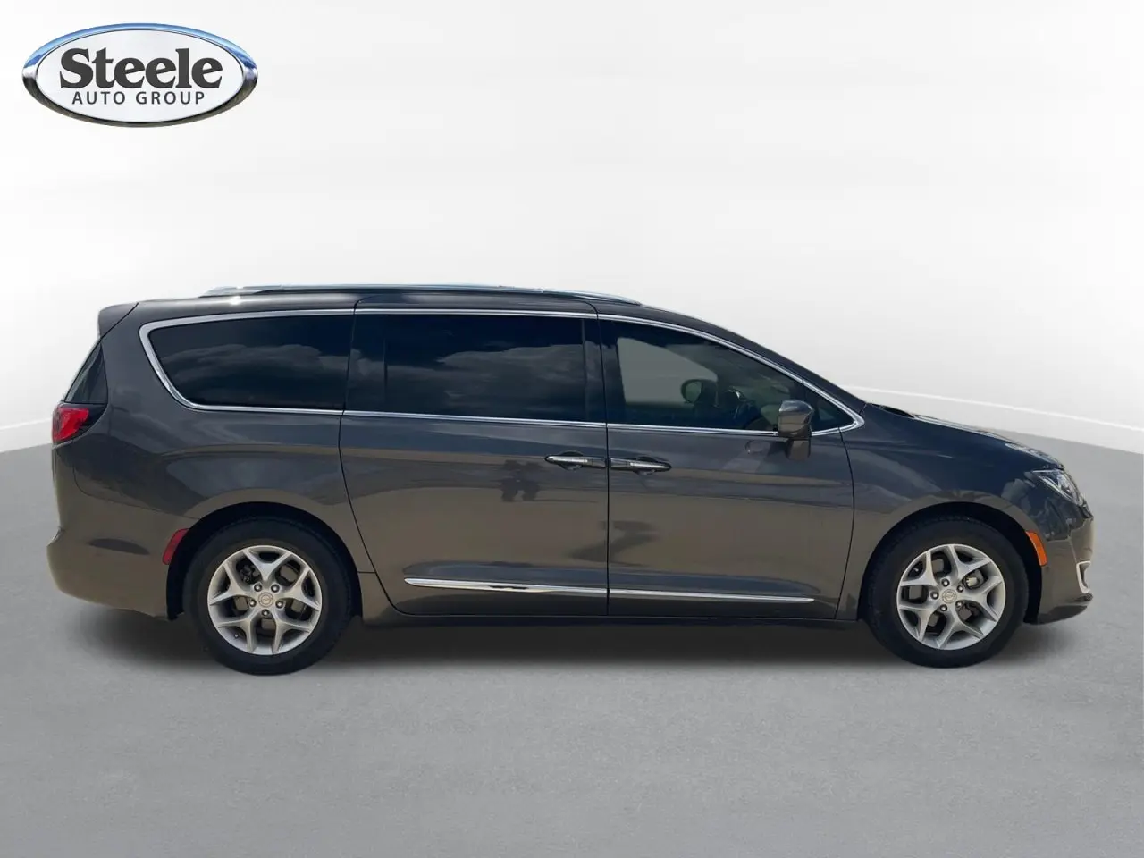 2019 Chrysler Pacifica Touring L Plus photo 4