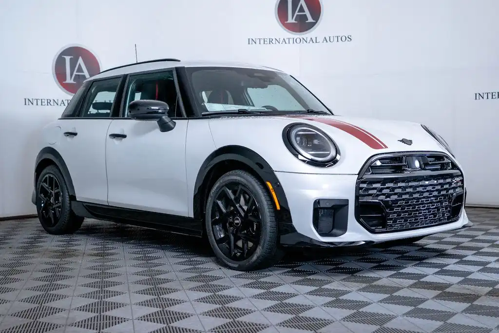 2026 MINI Hardtop Cooper S's photo