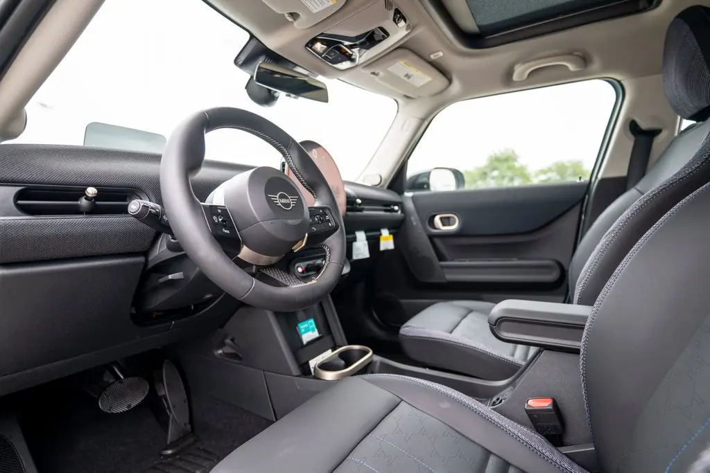 2026 MINI Hardtop Cooper S photo 4