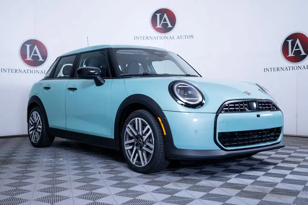 2026 MINI Hardtop Cooper S's photo