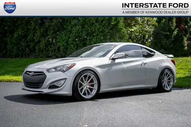2016 Hyundai Genesis Coupe 3.8 Ultimate 6-Speed M T's photo