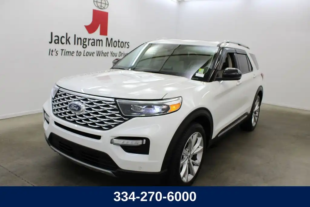 2023 Ford Explorer Platinum's photo