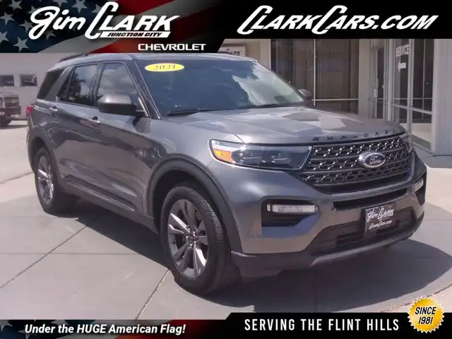 2021 Ford Explorer XLT 4WD's photo
