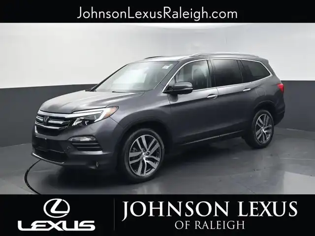2017 Honda Pilot Touring 4WD's photo