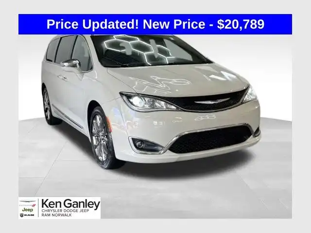 2020 Chrysler Pacifica Limited 35th Anniversary's photo