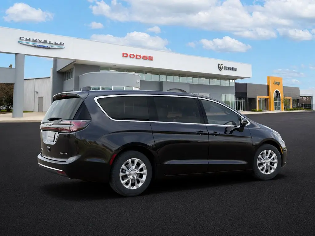 2026 Chrysler Pacifica Limited photo 4