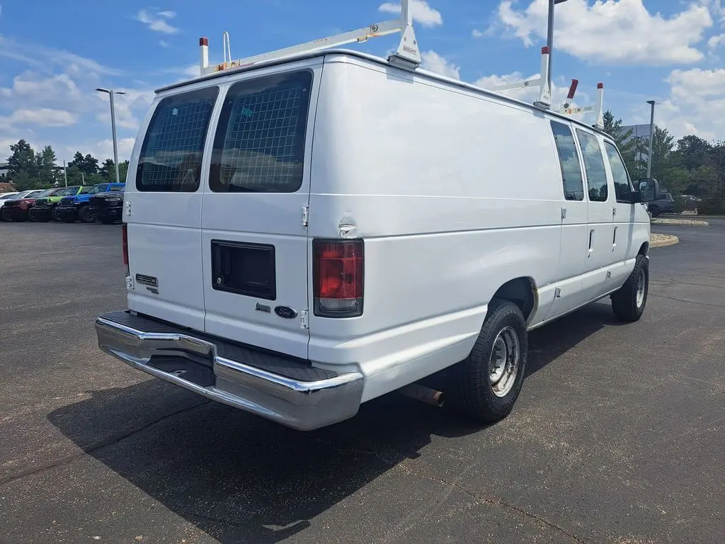 2013 Ford E-Series E-350 Super Duty Extended photo 3