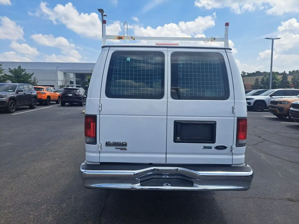 2013 Ford E-Series E-350 Super Duty Extended photo 4