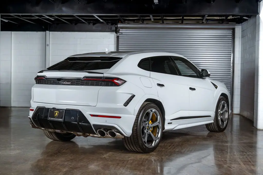 2026 Lamborghini Urus 4.0 PHEV V8 SE photo 3