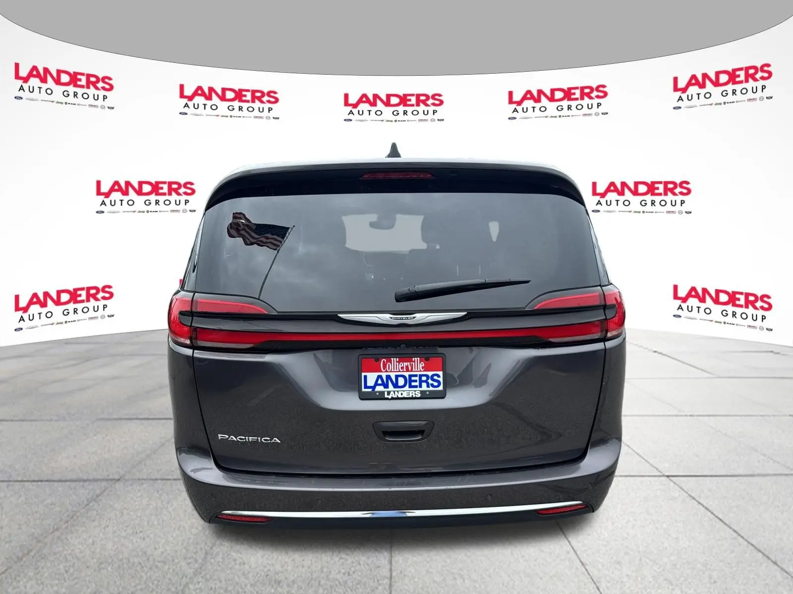 2023 Chrysler Pacifica Touring L photo 4