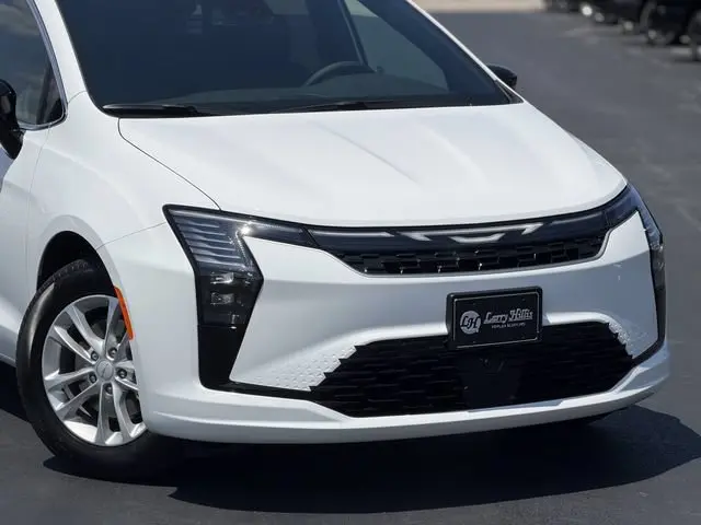 2027 Chrysler Pacifica Select photo 5
