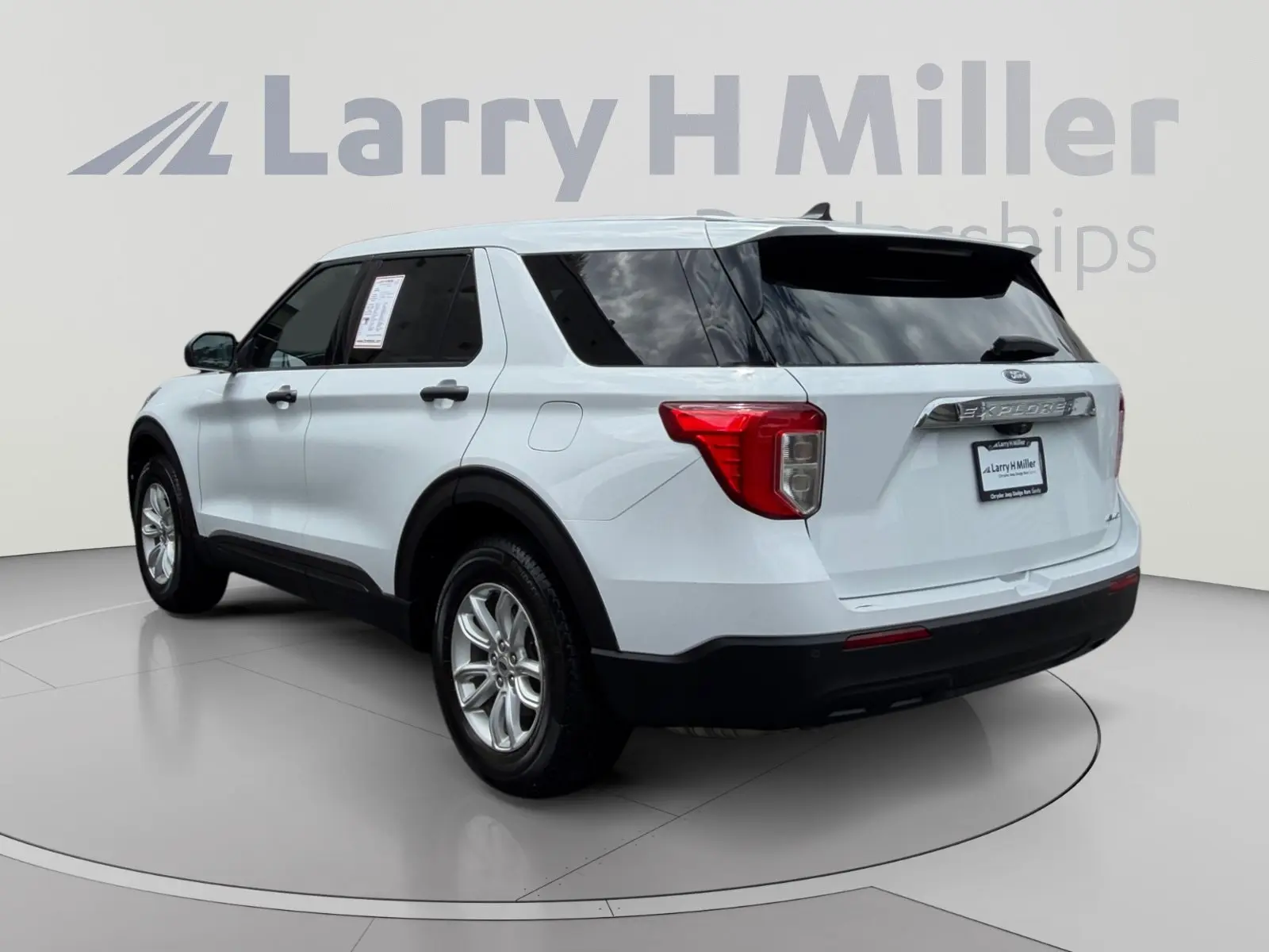 2021 Ford Explorer Base 4WD photo 3