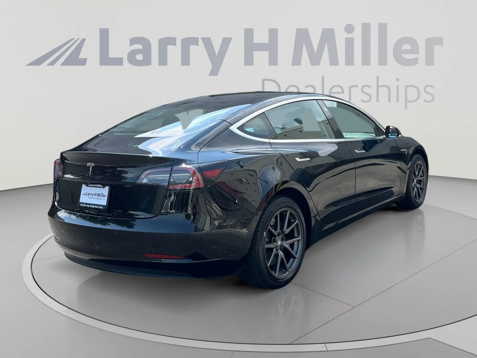 2019 Tesla Model 3 Standard Range Plus photo 5