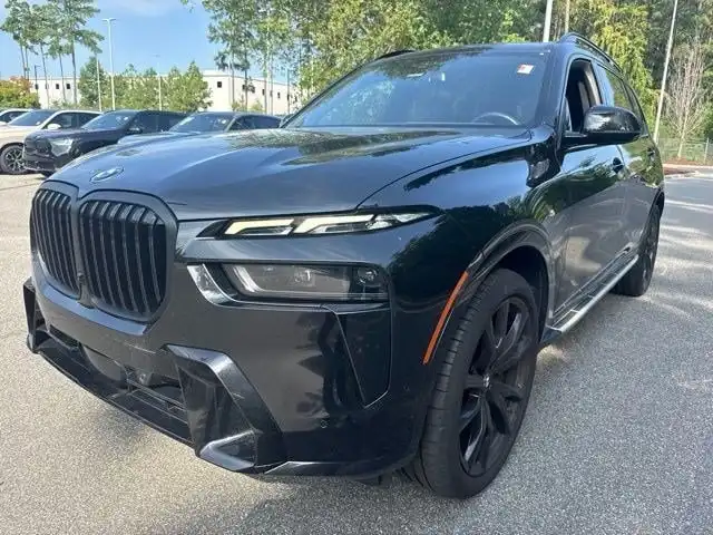 2023 BMW X7 xDrive40i's photo