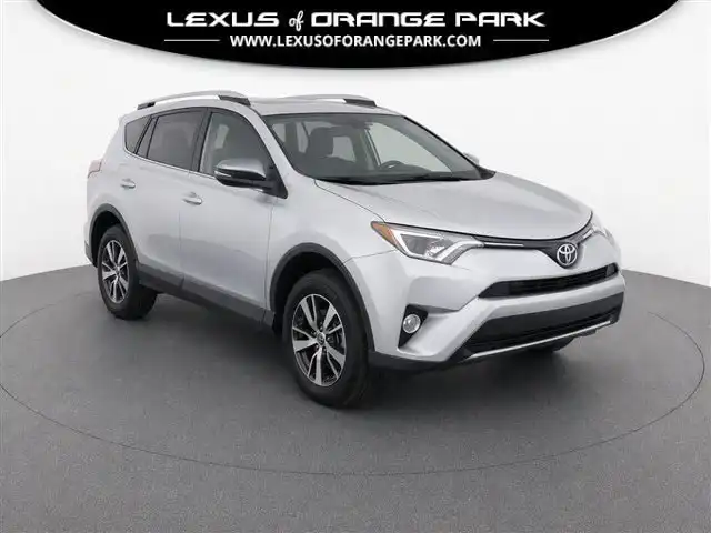 2016 Toyota RAV4 XLE's photo
