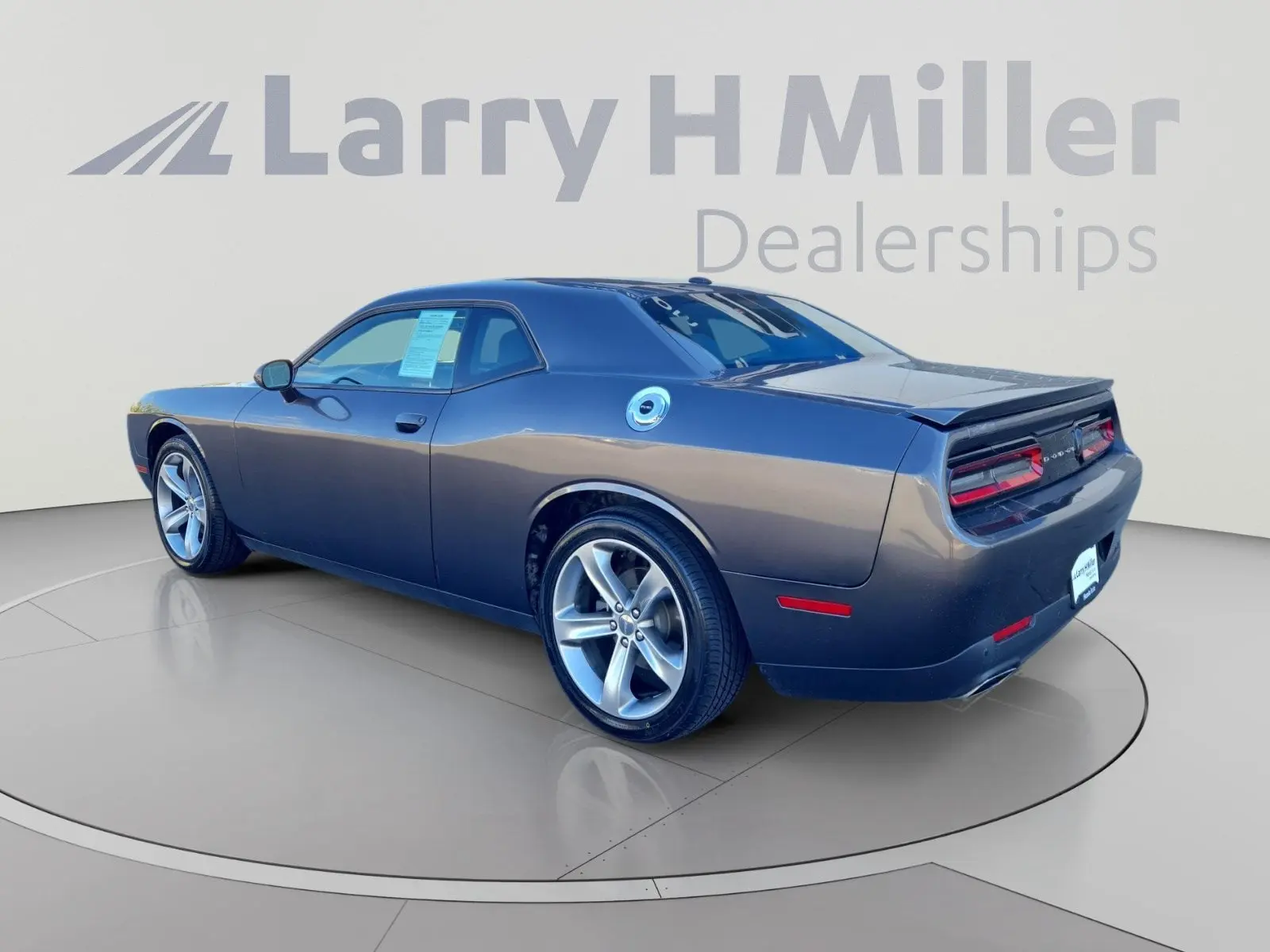 2015 Dodge Challenger SXT photo 4