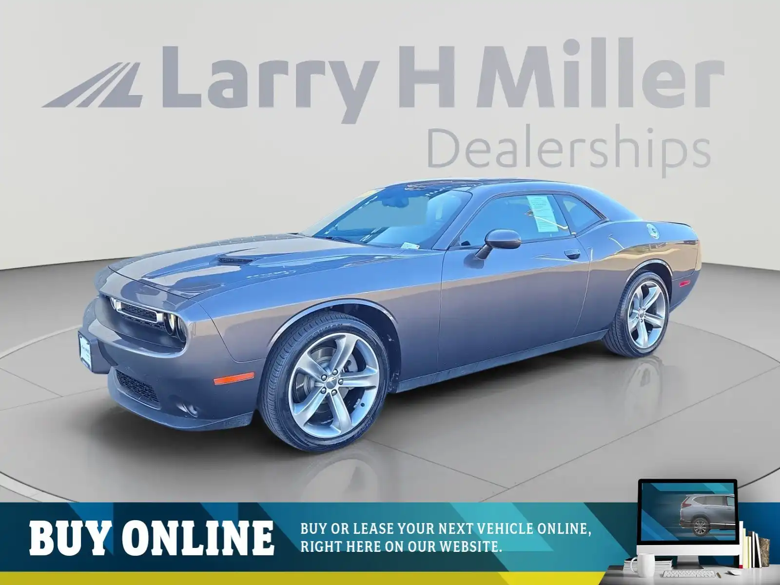 2015 Dodge Challenger SXT's photo
