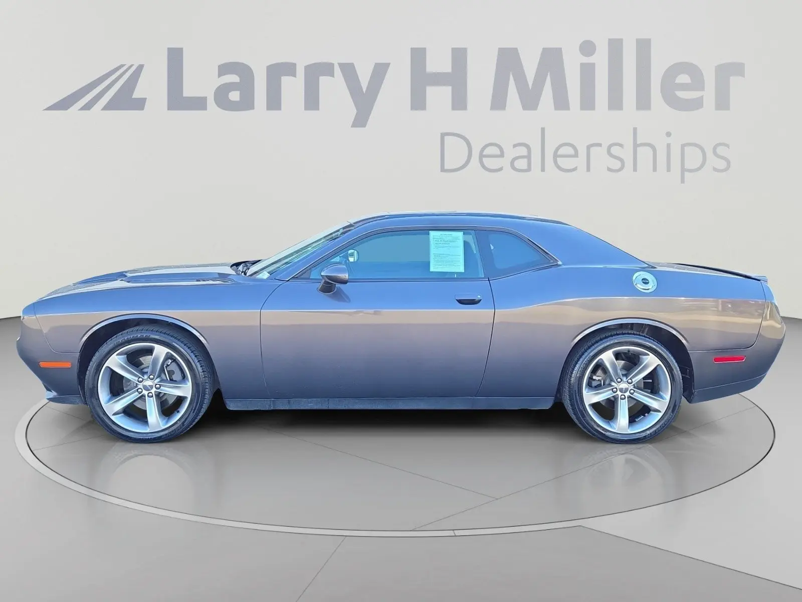 2015 Dodge Challenger SXT photo 3