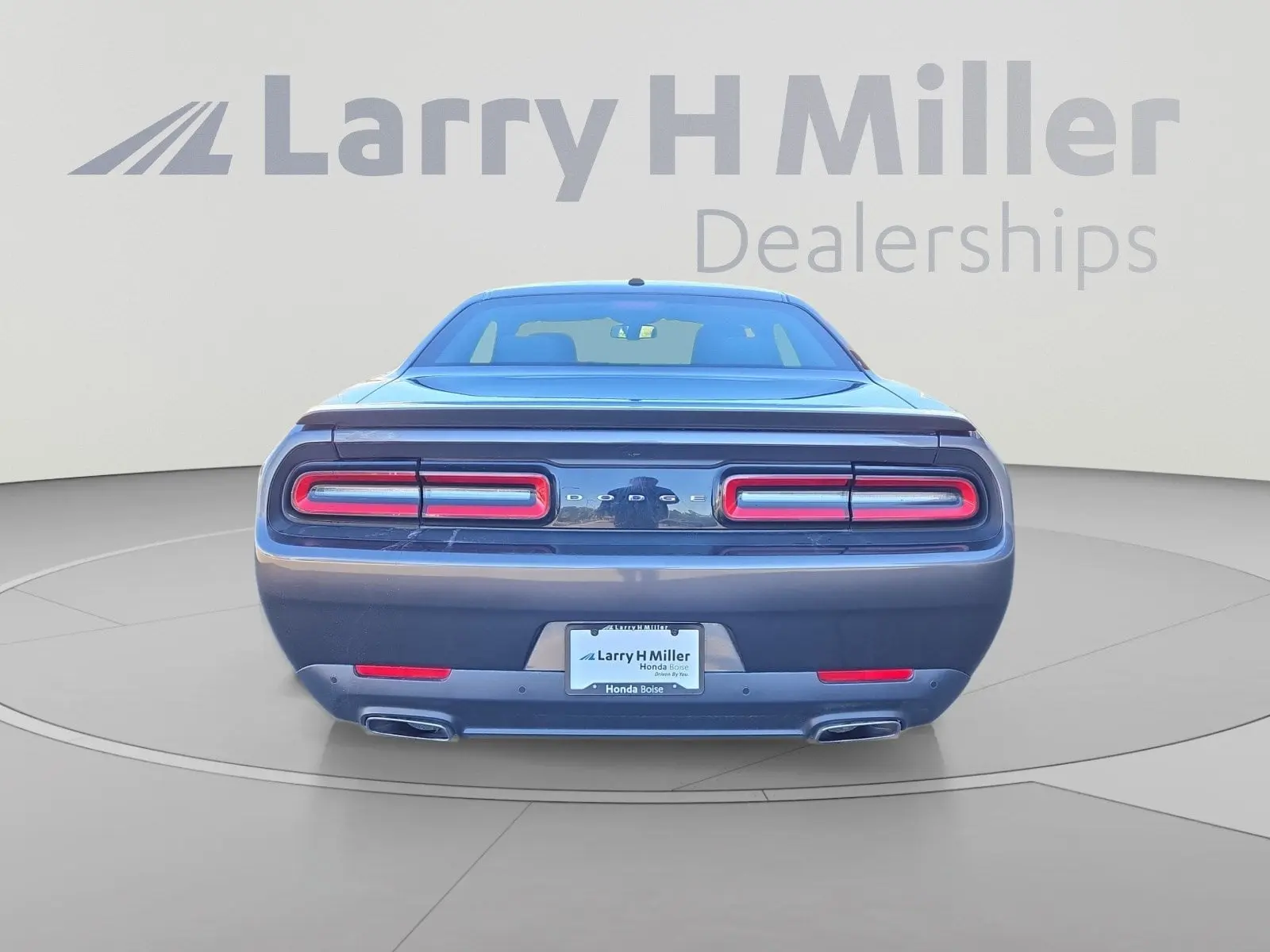 2015 Dodge Challenger SXT photo 5
