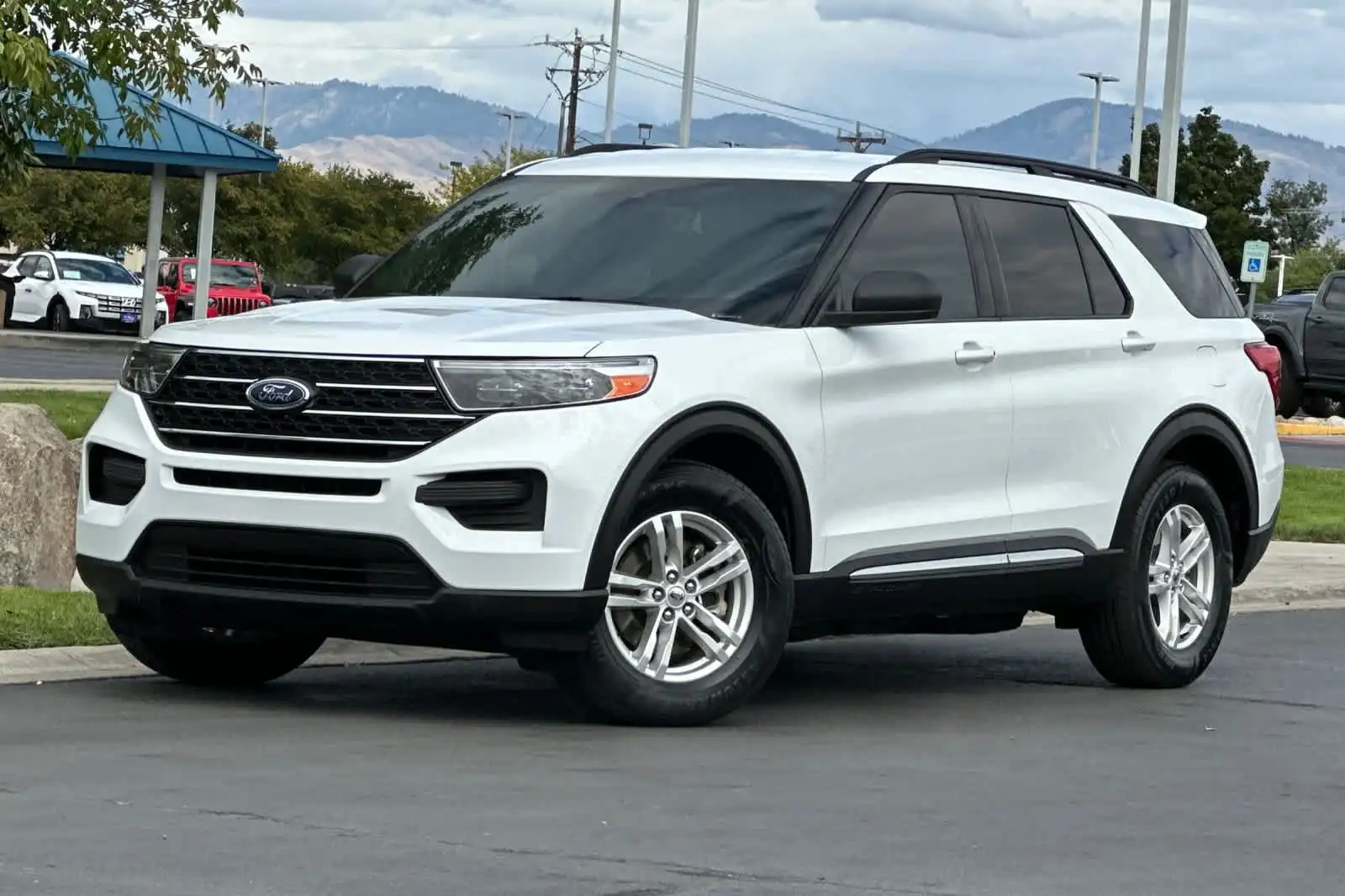 2020 Ford Explorer XLT 4WD's photo