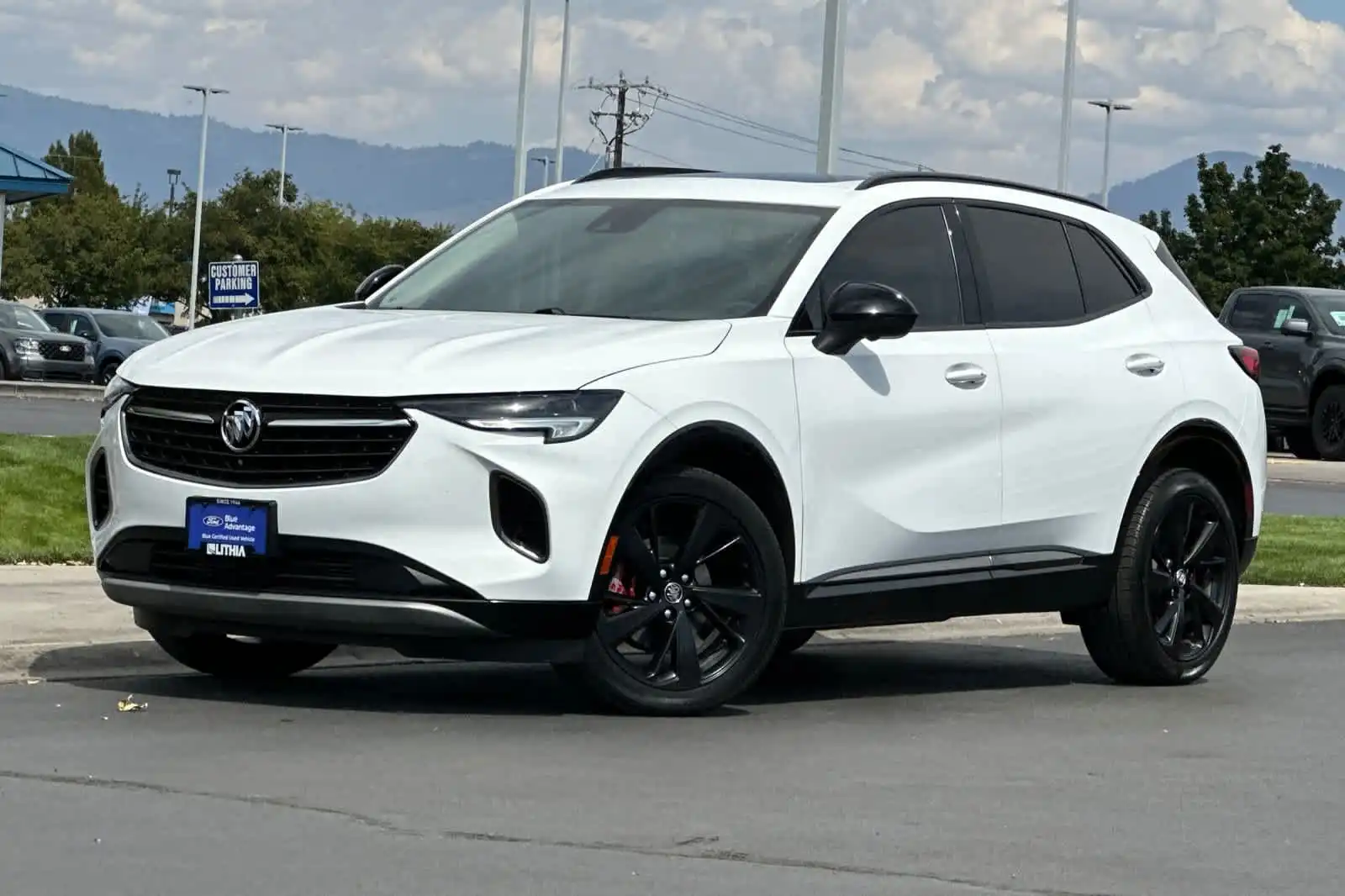 2022 Buick Envision Essence FWD's photo