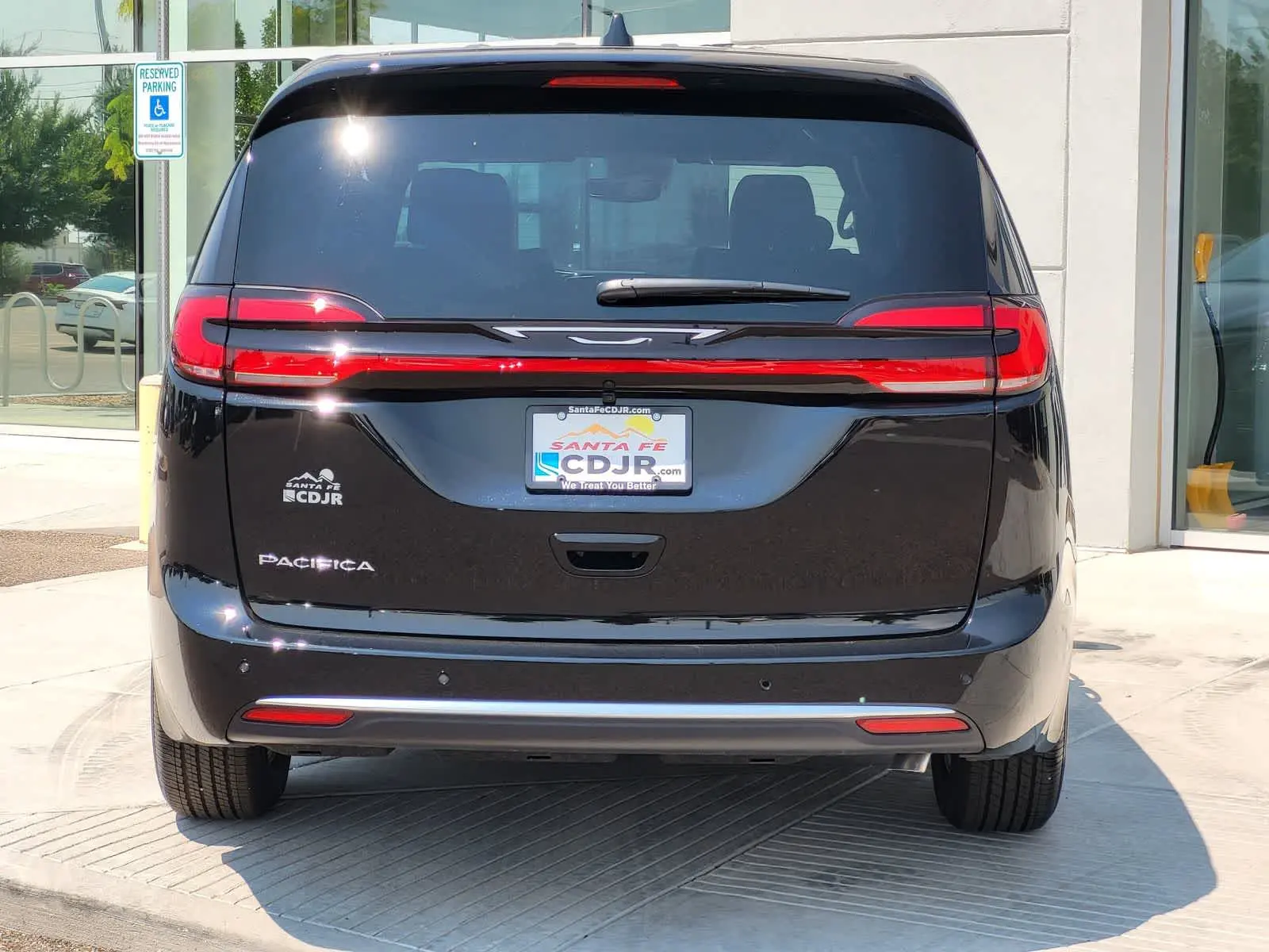 2027 Chrysler Pacifica Select photo 5