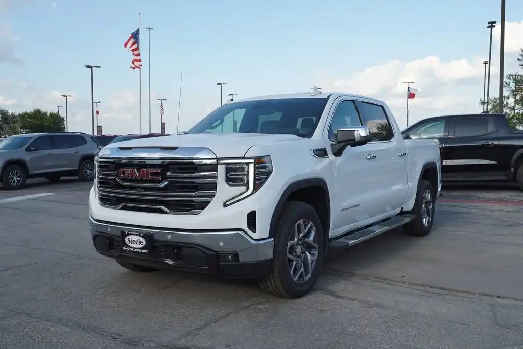2026 GMC Sierra SLT 4WD Crew Cab Short Box's photo