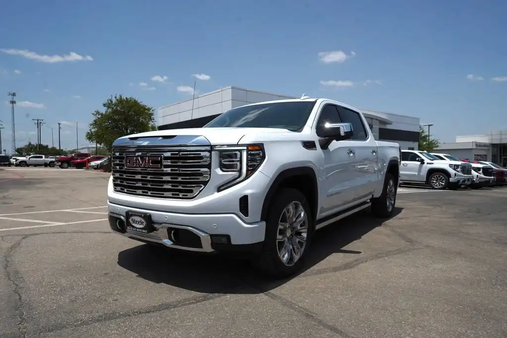 2026 GMC Sierra Denali 4WD Crew Cab Short Box's photo