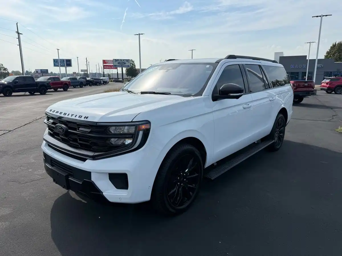 2025 Ford Expedition Platinum 4WD MAX's photo
