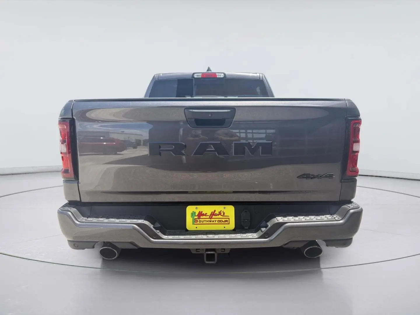 2026 RAM 1500 Express 4WD Crew Cab 5'7 photo 4