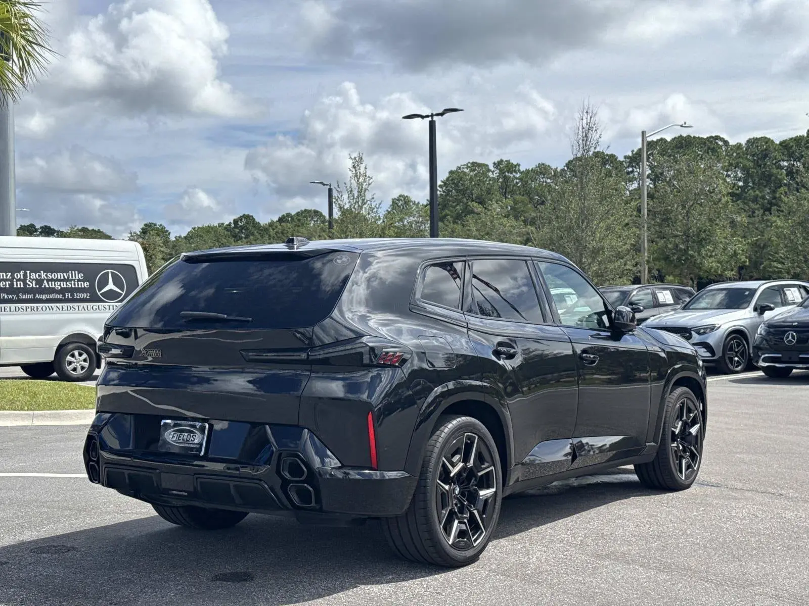 2023 BMW XM Base photo 3