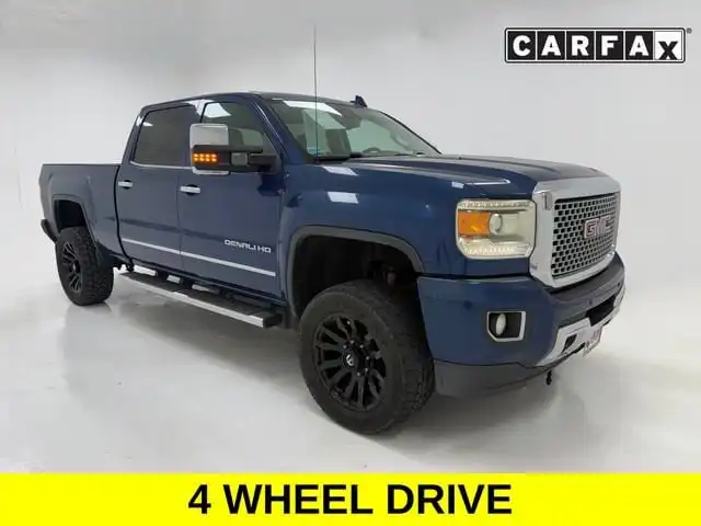 2016 GMC Sierra Denali 4WD Crew Cab Standard Box's photo