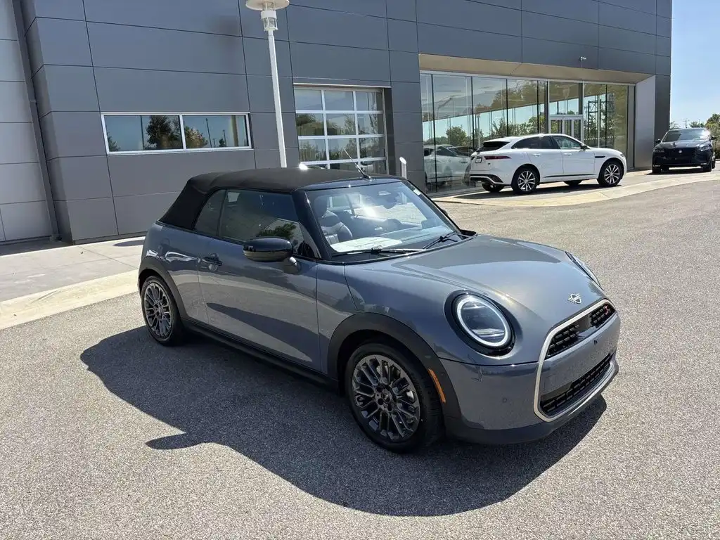 2026 MINI Convertible Cooper S Signature's photo
