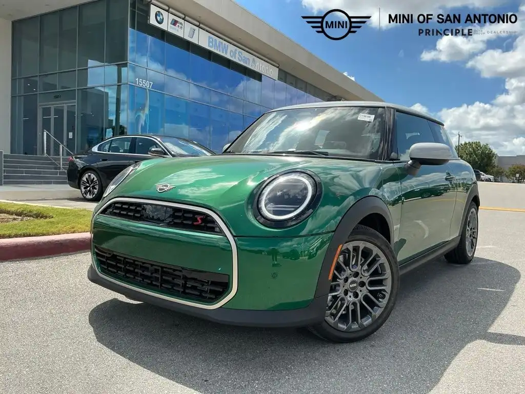 2026 MINI Hardtop Cooper S's photo