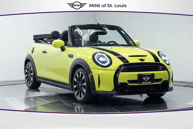 2024 MINI Convertible Cooper S's photo