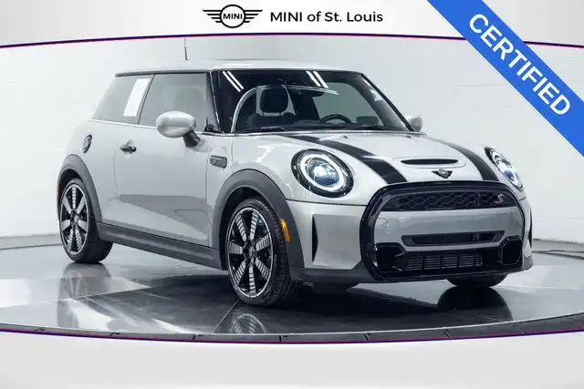 2024 MINI Hardtop Cooper S's photo