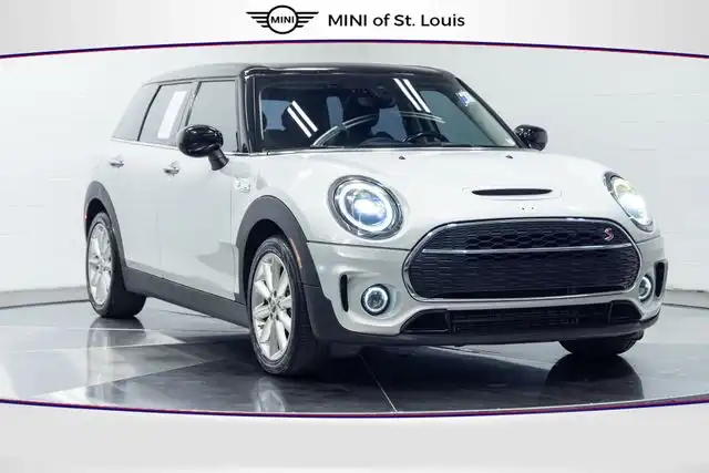2022 MINI Clubman Cooper S's photo