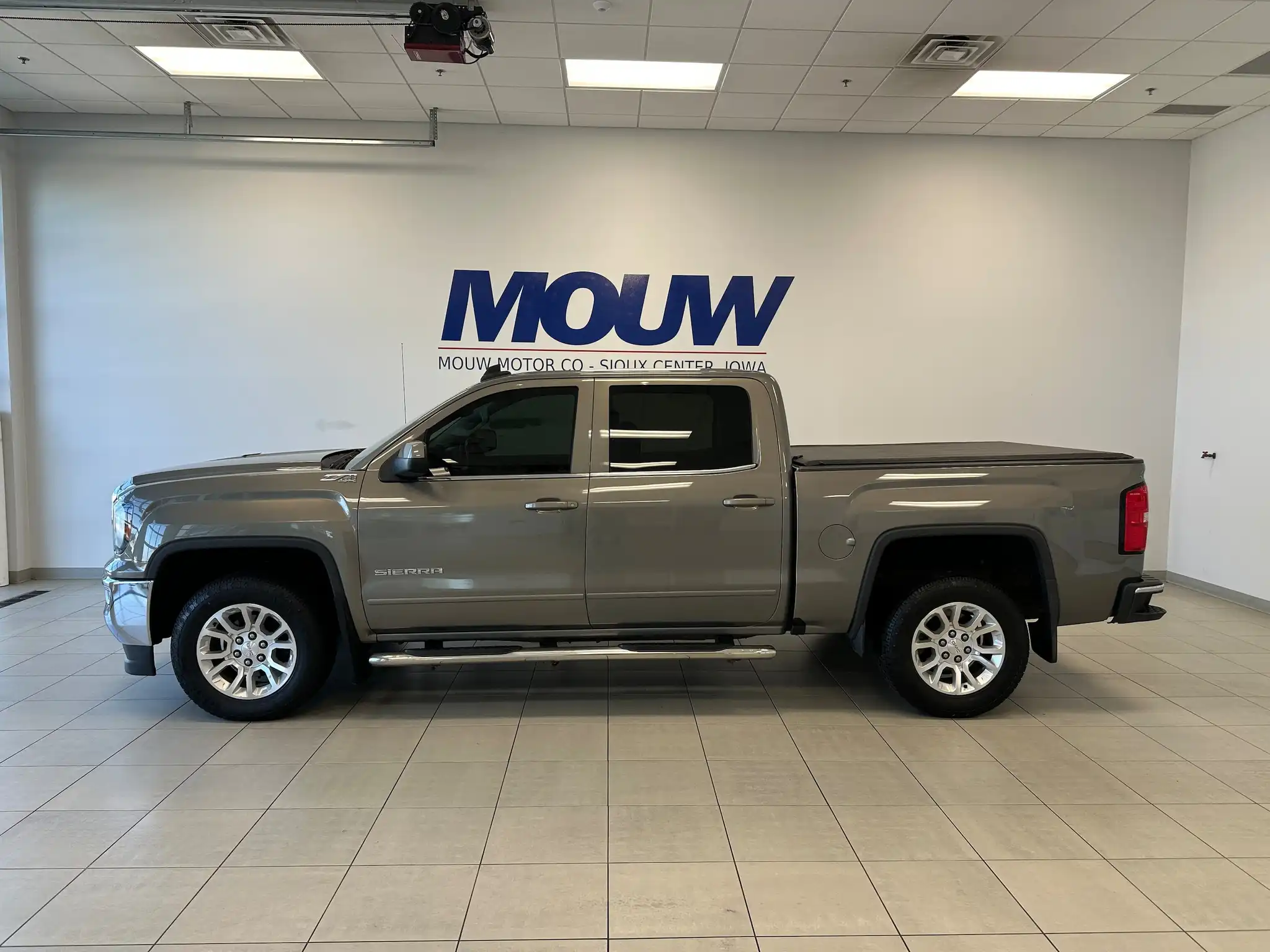 2017 GMC Sierra SLE 4WD Crew Cab Short Box's photo