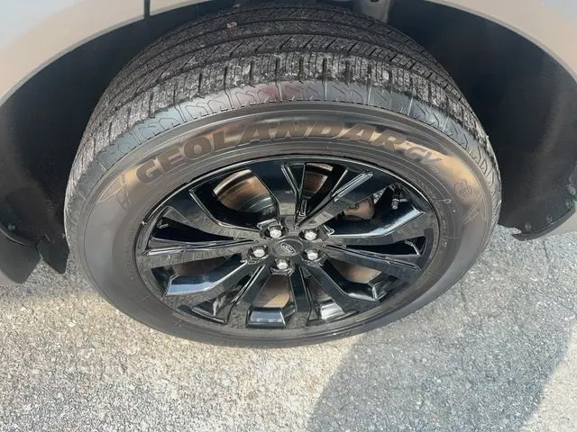 2020 Ford Explorer ST 4WD photo 5