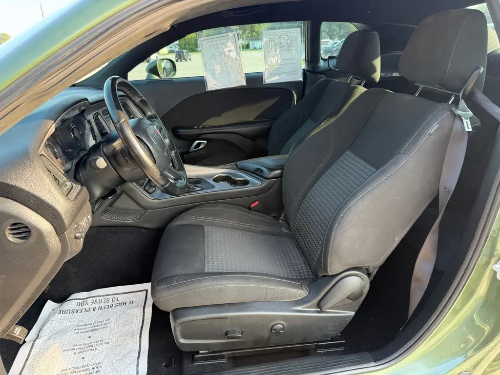 2023 Dodge Challenger SXT Auto photo 3