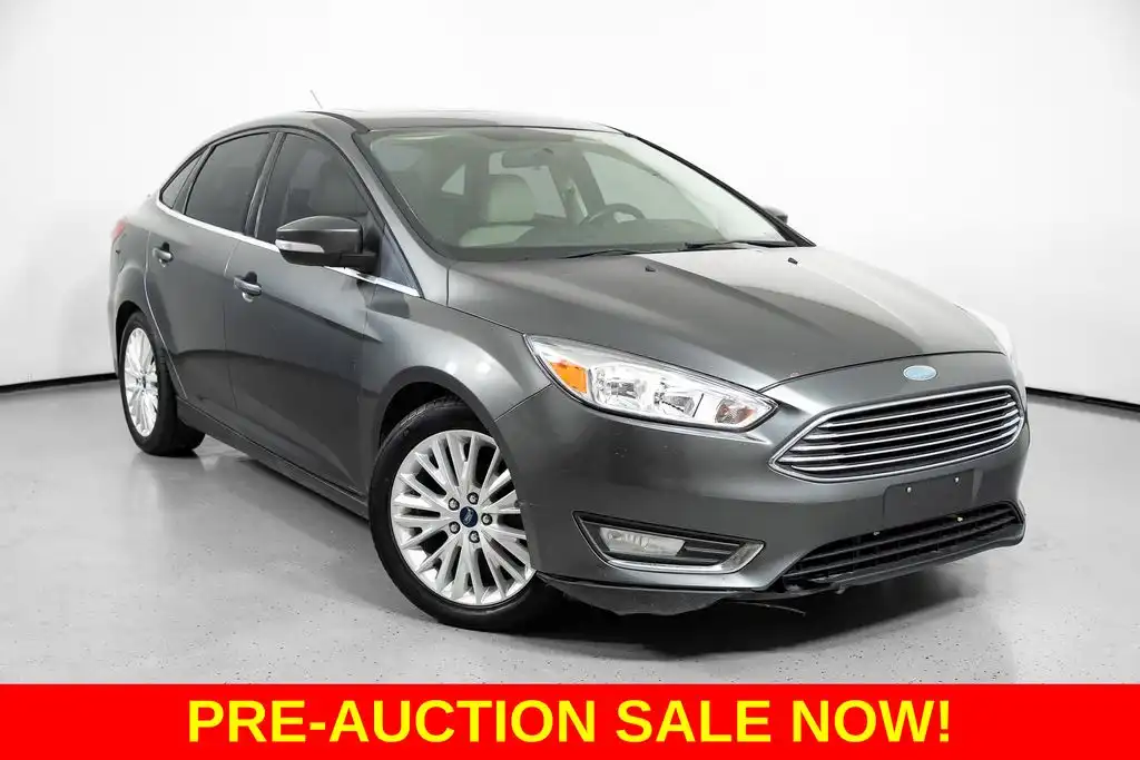 2017 Ford Focus Titanium Sedan's photo