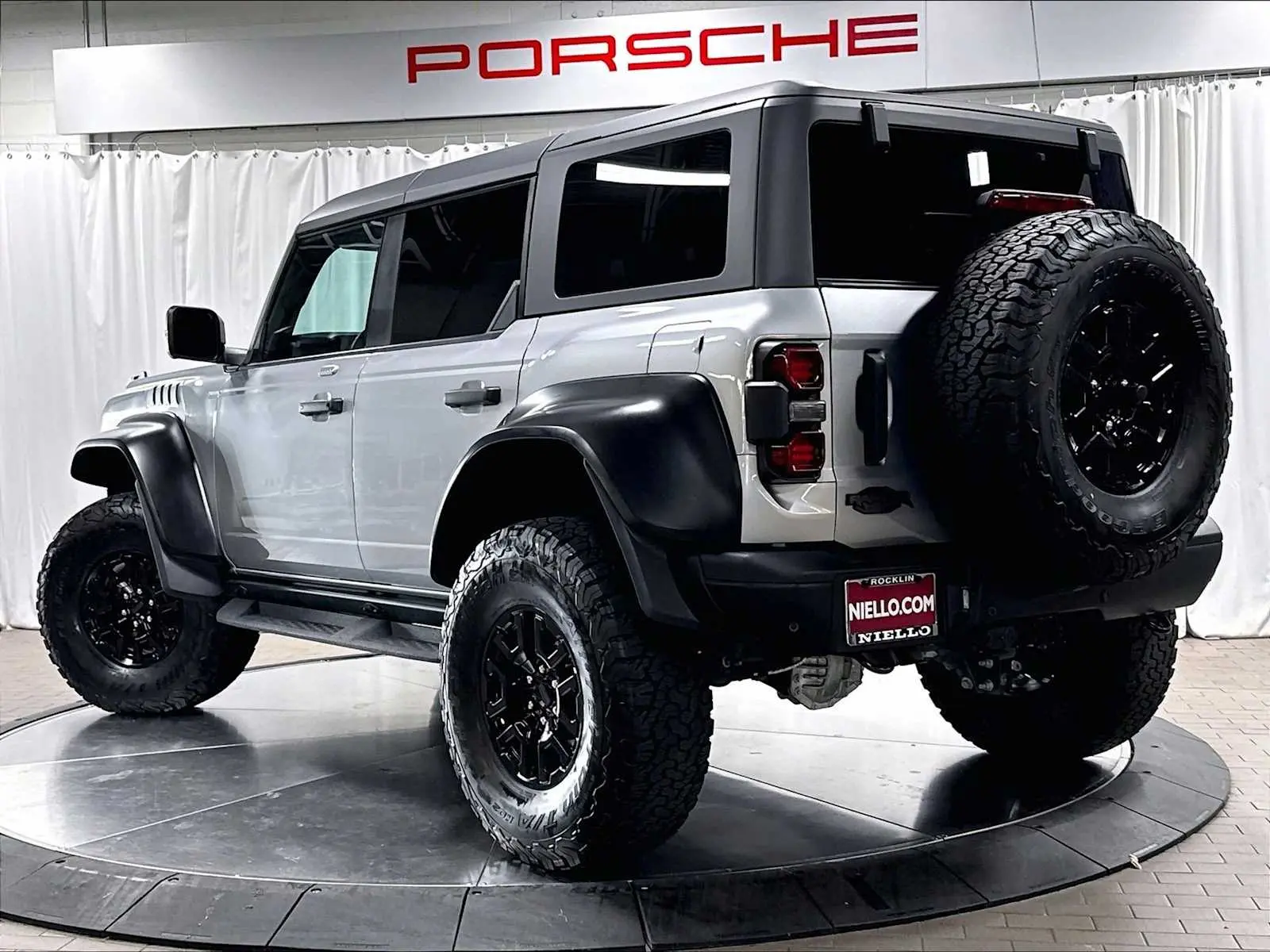 2023 Ford Bronco Raptor 4WD photo 3