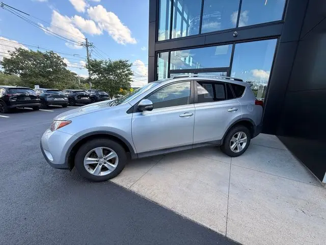 2013 Toyota RAV4 XLE AWD photo 3