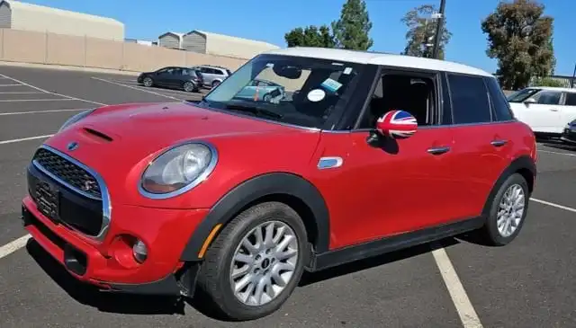 2016 MINI Cooper S 4 Door's photo