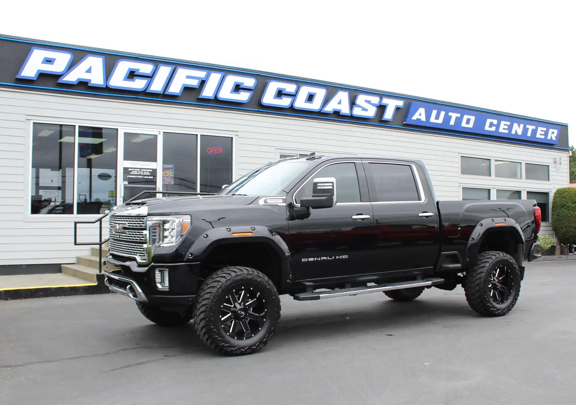 2022 GMC Sierra Denali 4WD Crew Cab Standard Box SRW's photo